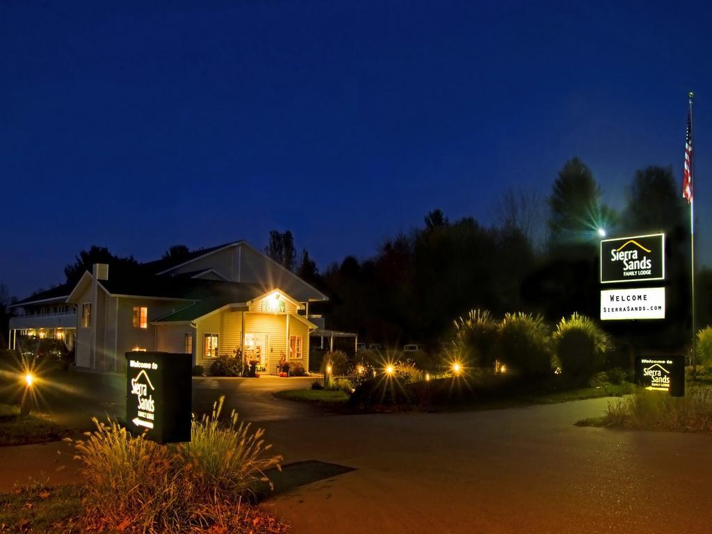 Sierra Sands Family Lodge Mears Exterior photo